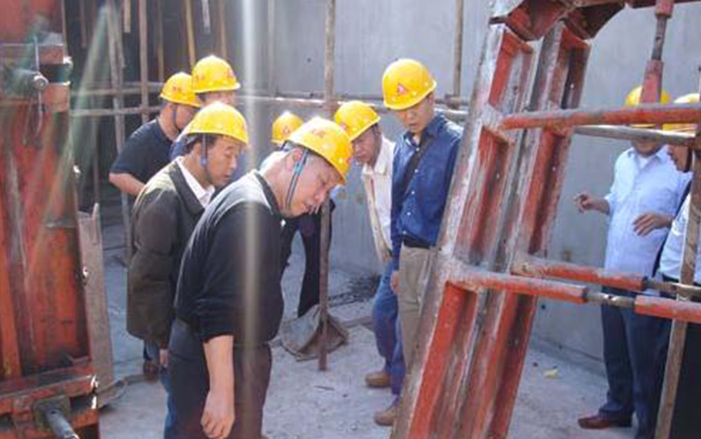 国家建设部、中建协领导专家参观西安公司项目部